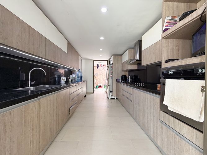 Casa de 5 alcobas en venta en Lagos Del Cacique, Bucaramanga, 310 m² · foto 5 de 19