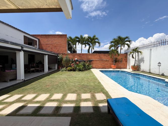 Casa de 5 alcobas en venta en Lagos Del Cacique, Bucaramanga, 310 m² · foto 18 de 19