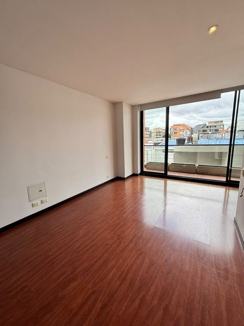 Apartaestudio en venta en Chicó Navarra, Bogotá, 60 m² · foto 2 de 16