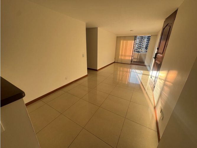 Apartamento de 3 alcobas en arriendo en Cuarta Brigada, Medellín, 95 m² · foto 2 de 13