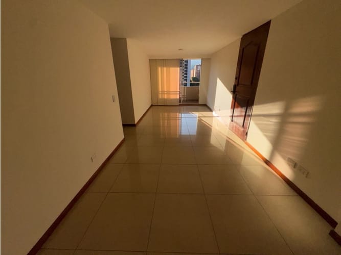 Apartamento de 3 alcobas en arriendo en Cuarta Brigada, Medellín, 95 m² · foto 3 de 13