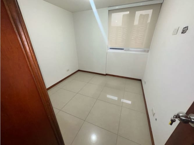 Apartamento de 3 alcobas en arriendo en Cuarta Brigada, Medellín, 95 m² · foto 7 de 13