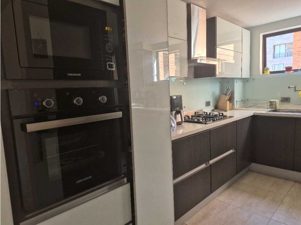 Apartamento en venta en Santa Barbara, Bogotá · foto 8 de 24