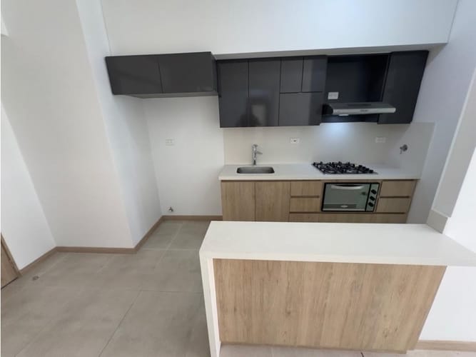 Apartamento de 3 alcobas en arriendo en Urbanizacion La Florida, Medellín, 90 m² · foto 3 de 13