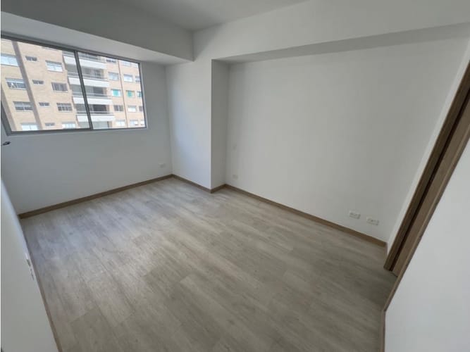 Apartamento de 3 alcobas en arriendo en Urbanizacion La Florida, Medellín, 90 m² · foto 9 de 13