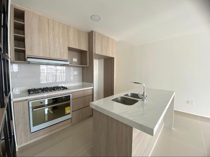 Apartamento de 3 alcobas en venta en Sotomayor, Bucaramanga, 93 m² · foto 3 de 18