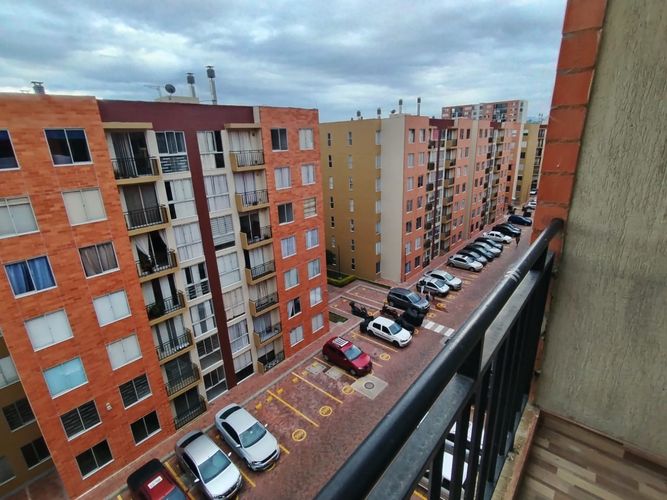 Apartamento de 3 alcobas en venta en Conjunto Residencial Abundara, Madrid, 64 m² · foto 2 de 17