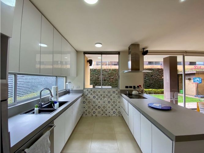 Casa de 4 alcobas en venta en Chuntame, Cajicá, 262 m² · foto 8 de 24