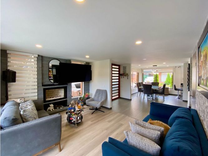 Casa de 4 alcobas en venta en Quintas Del Bosque, Chía, 181 m² · foto 2 de 24