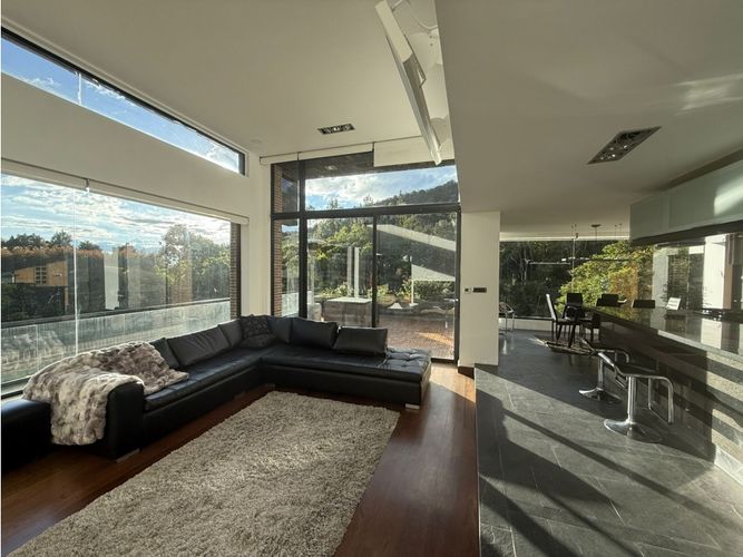 Casa de 3 alcobas en venta en Santa Isabel, La Calera, 332 m² · foto 2 de 24