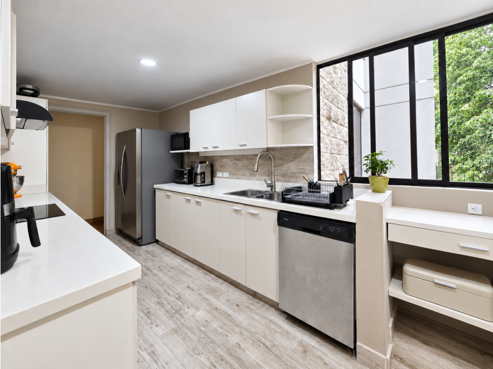 Apartamento en venta en El Poblado, Medellín · foto 4 de 16
