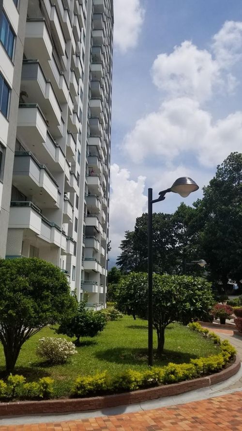 Apartamento de 2 alcobas en venta en Conjunto Residencial Mediterrane Royal, Floridablanca, 86 m² · foto 9 de 14