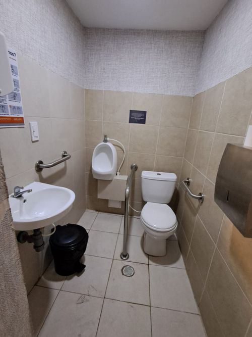 Casa de 10 alcobas en venta en El Porvenir, Soledad, 290 m² · foto 17 de 20