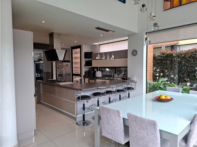 Casa de 4 alcobas en venta en Bojaca, Chía, 253 m² · foto 6 de 24