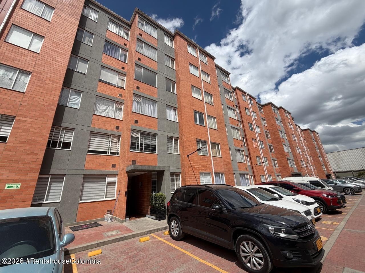 Apartamento en venta en Fontibon, Bogotá · foto 2 de 16