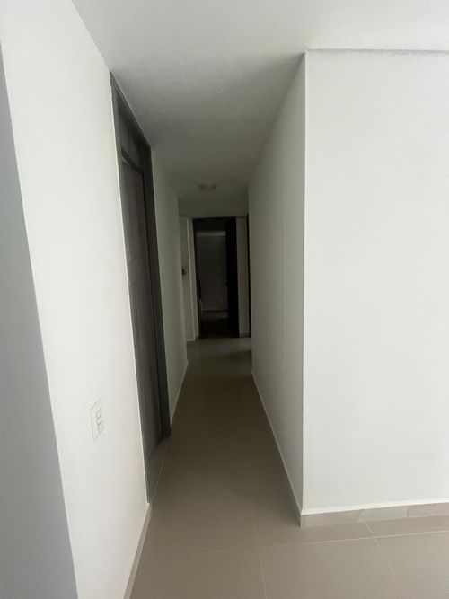 Apartamento de 3 alcobas en venta en Las Lomitas, Sabaneta, 99 m² · foto 5 de 13