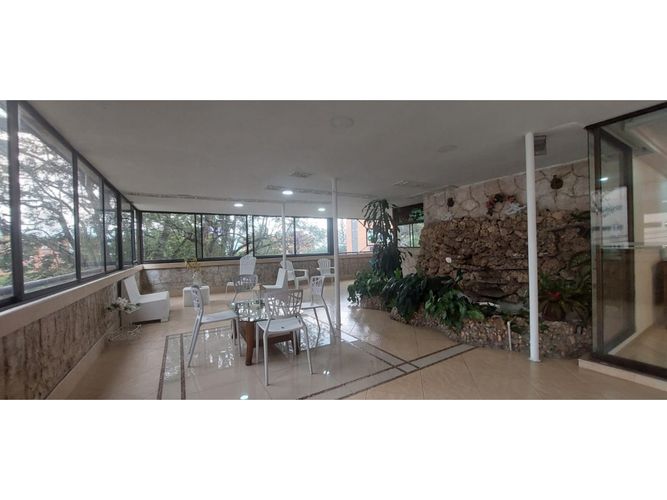 Apartamento de 4 alcobas en venta en Transversal Inferior, Medellín, 420 m² · foto 2 de 24