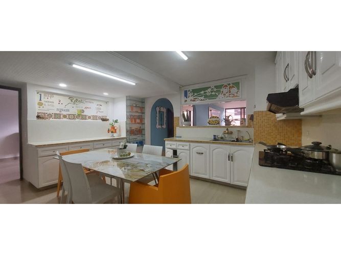 Apartamento de 4 alcobas en venta en Transversal Inferior, Medellín, 420 m² · foto 8 de 24