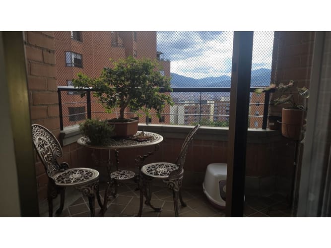 Apartamento de 4 alcobas en venta en Castropol, Medellín, 144 m² · foto 11 de 24