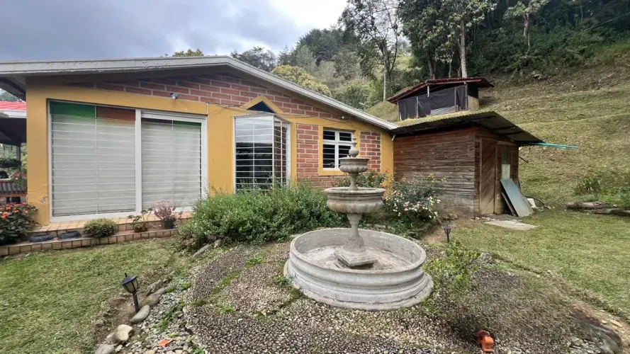 Casa de 3 alcobas en venta en Los Salados, El Retiro · foto 2 de 24
