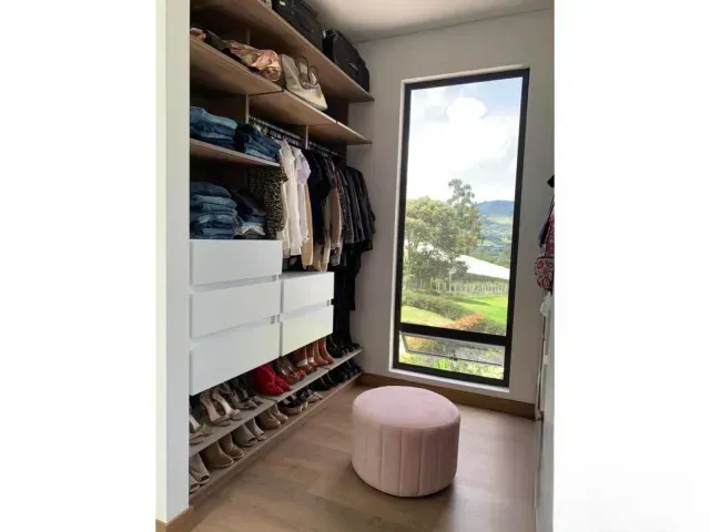 Casa de 6 alcobas en venta en Guamito, La Ceja · foto 17 de 24
