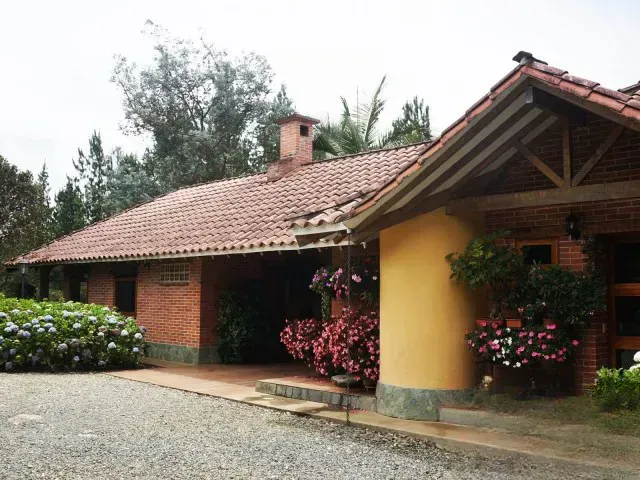 Casa en venta en Loma Del Escobero, Envigado · foto 10 de 13