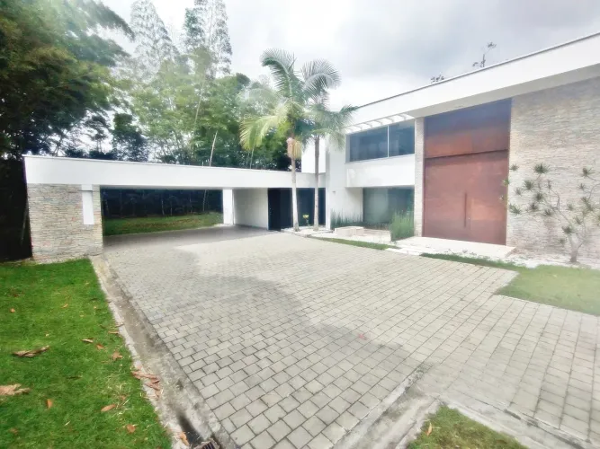 Casa de 4 alcobas en venta en Cabeceras De Llanogrande, Rionegro · foto 4 de 24