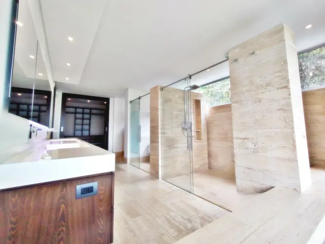 Casa de 4 alcobas en venta en Cabeceras De Llanogrande, Rionegro · foto 15 de 24