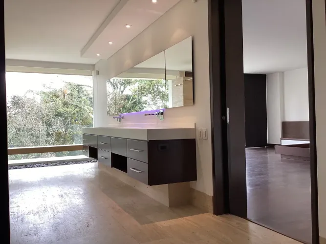 Casa de 4 alcobas en venta en Cabeceras De Llanogrande, Rionegro · foto 18 de 24
