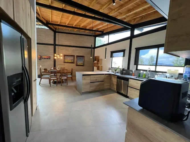 Casa de 4 alcobas en venta en San Miguel, La Ceja · foto 11 de 24