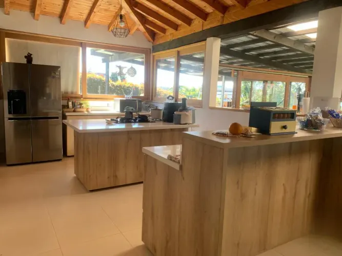 Casa de 4 alcobas en venta en El Faro, Rionegro, 1800 m² · foto 2 de 9