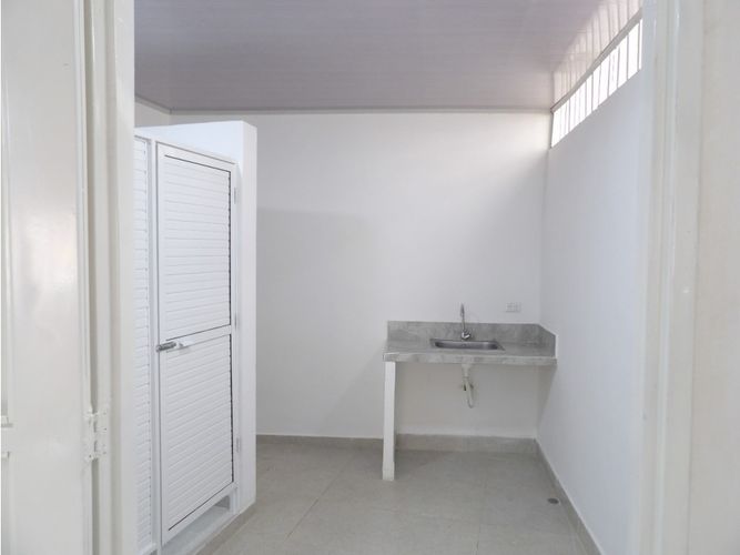 Edificio en venta en Centenario, Cali, 1200 m² · foto 4 de 23
