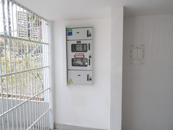 Edificio en venta en Centenario, Cali, 1200 m² · foto 5 de 23