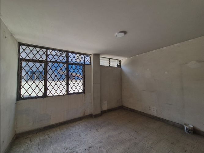 Edificio en venta en Centenario, Cali, 1200 m² · foto 10 de 23