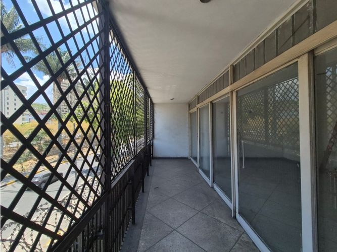 Edificio en venta en Centenario, Cali, 1200 m² · foto 13 de 23