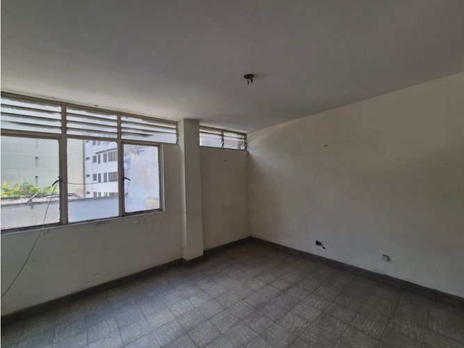 Edificio en venta en Centenario, Cali, 1200 m² · foto 15 de 23