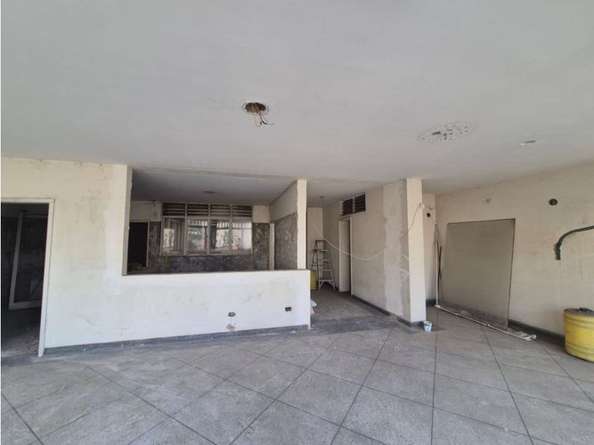 Edificio en venta en Centenario, Cali, 1200 m² · foto 16 de 23