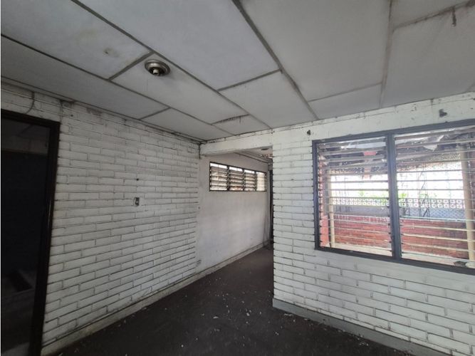 Edificio en venta en Centenario, Cali, 1200 m² · foto 19 de 23