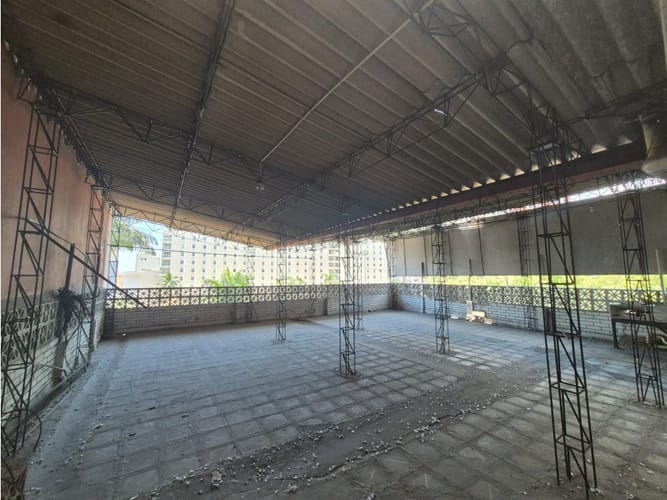 Edificio en venta en Centenario, Cali, 1200 m² · foto 21 de 23