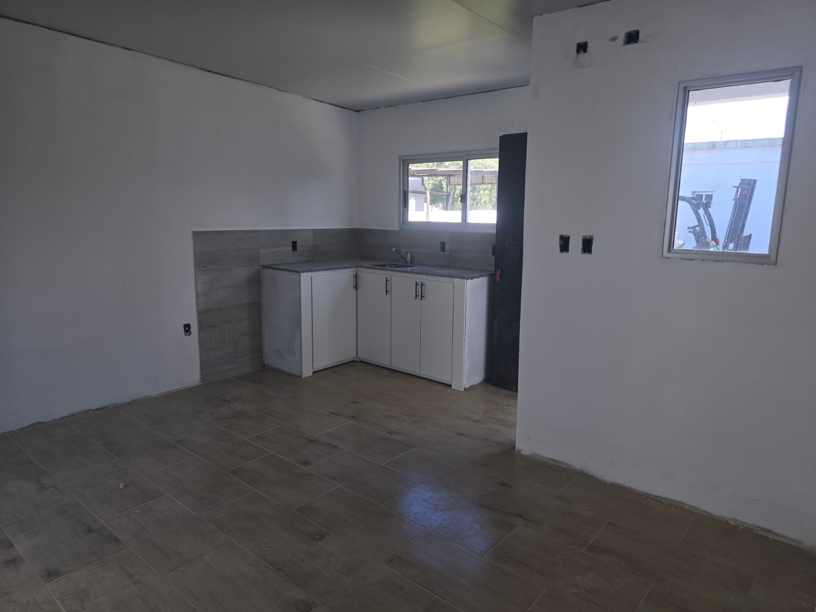 Alquiler Casa 1 Dormitorio a Estrenar en El Pinar, Giannattasio Lado Sur · Foto 5