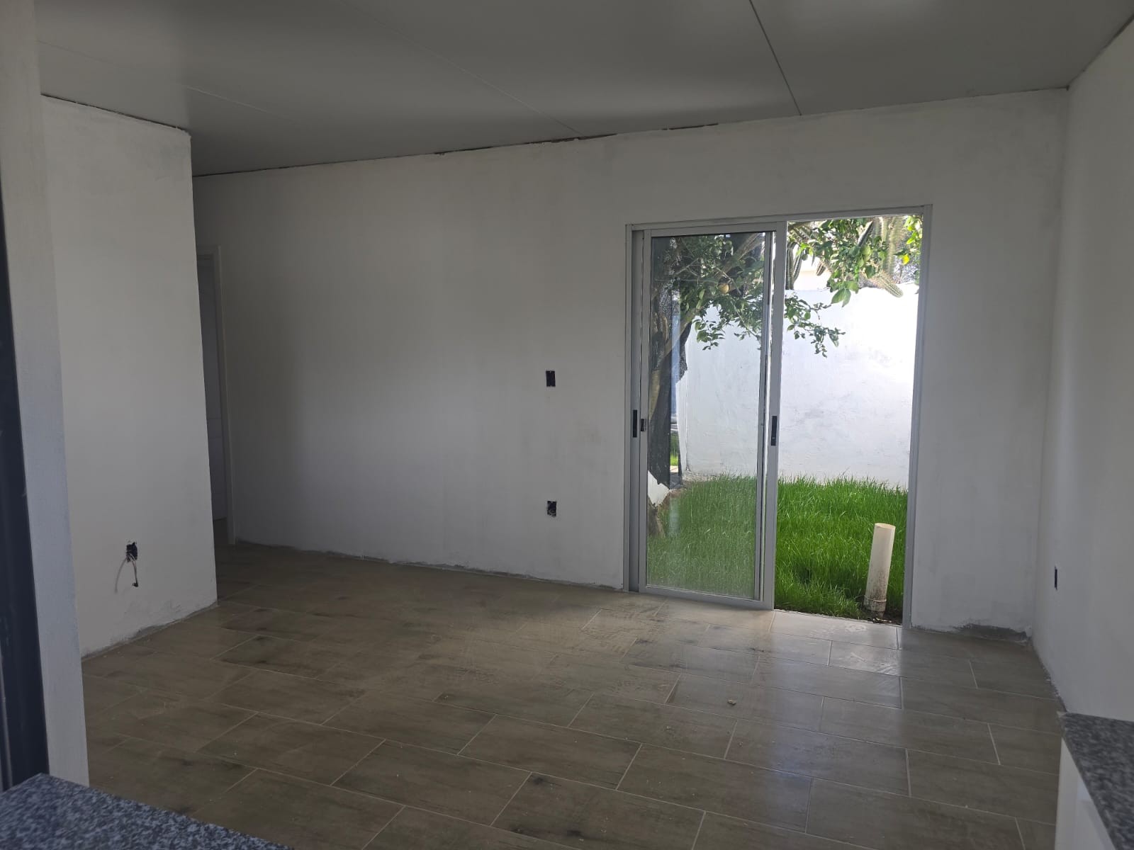 Alquiler Casa 1 Dormitorio a Estrenar en El Pinar, Giannattasio Lado Sur · Foto 10