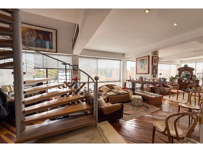 Apartamento de 3 alcobas en venta en El Contador, Bogotá, 208 m² · foto 3 de 20