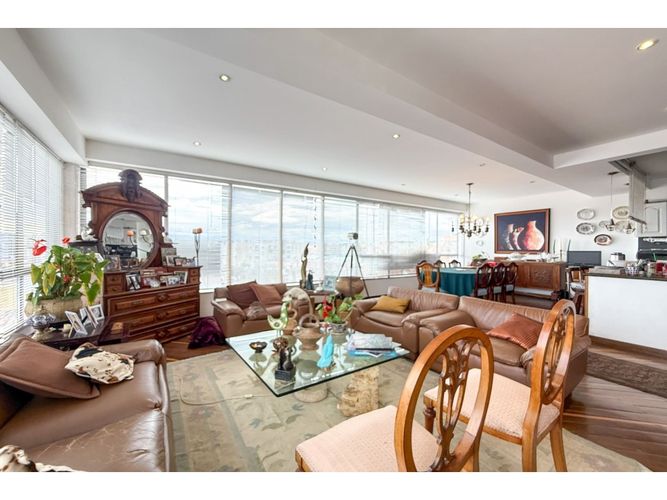 Apartamento de 3 alcobas en venta en El Contador, Bogotá, 208 m² · foto 4 de 20