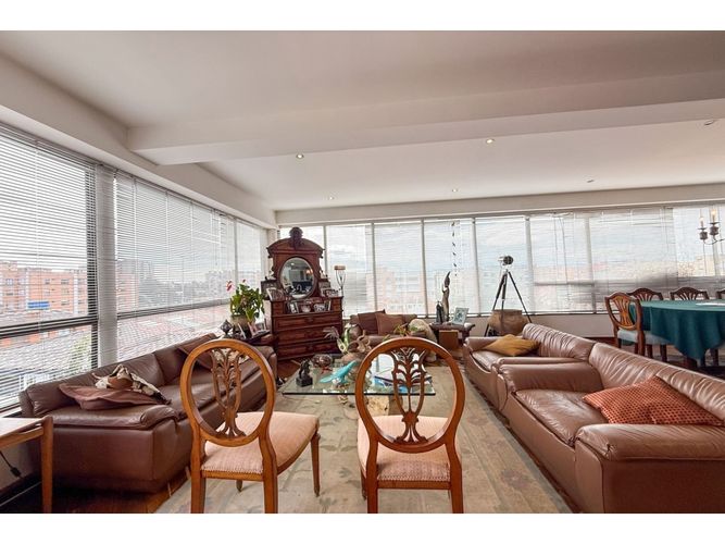 Apartamento de 3 alcobas en venta en El Contador, Bogotá, 208 m² · foto 5 de 20