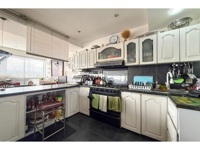 Apartamento de 3 alcobas en venta en El Contador, Bogotá, 208 m² · foto 8 de 20