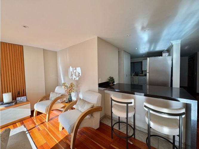 Apartamento de 3 alcobas en venta en Los Rosales, Bogotá, 145 m² · foto 4 de 20