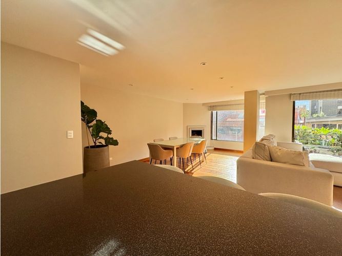 Apartamento de 3 alcobas en venta en Los Rosales, Bogotá, 145 m² · foto 6 de 20
