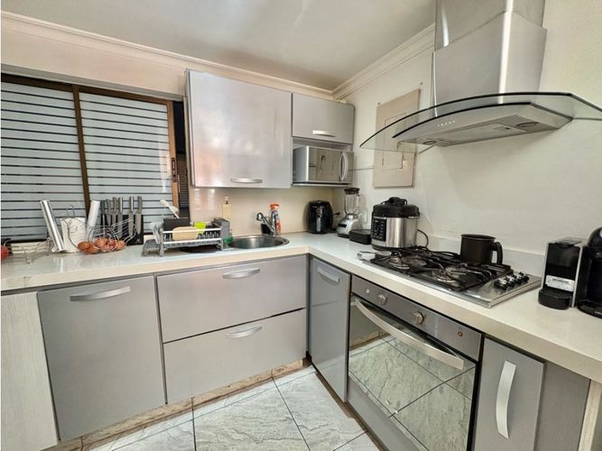 Apartamento de 3 alcobas en venta en Los Rosales, Bogotá, 145 m² · foto 7 de 20
