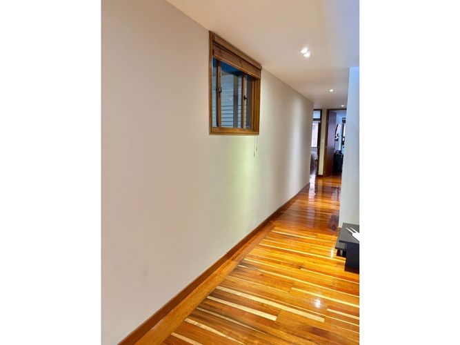 Apartamento de 3 alcobas en venta en Los Rosales, Bogotá, 145 m² · foto 8 de 20