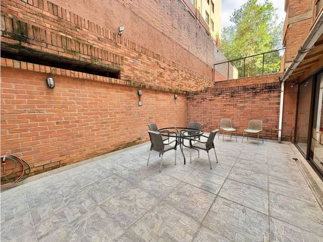 Apartamento de 3 alcobas en venta en Los Rosales, Bogotá, 145 m² · foto 13 de 20